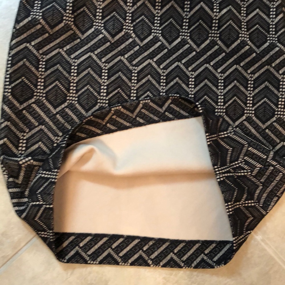 💙Pattern Pencil Skirt - Picture 4 of 5